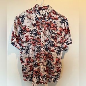 Marine Layer short sleeve button down size medium.